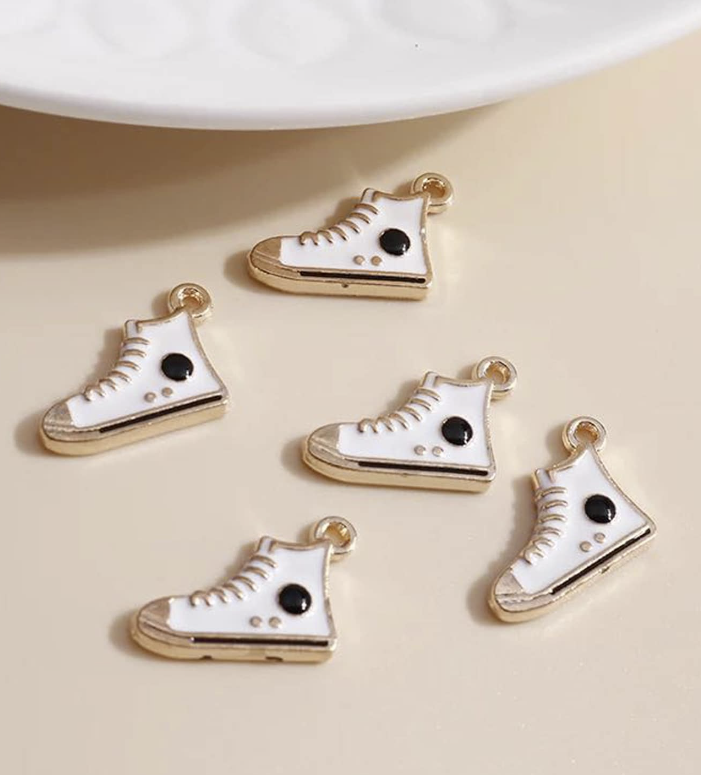 Charms numero 16 - Converses